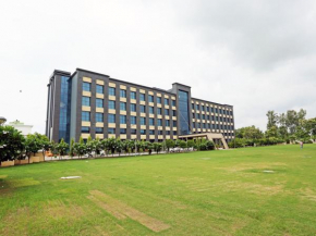 Отель Golden Blossom Imperial Resorts  Лакхнау